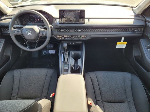 Used 2025 Honda Accord SE image 7