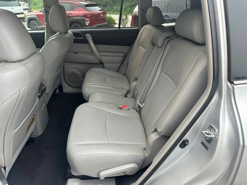Used 2013 Toyota Highlander SE AWD/4WD image 11