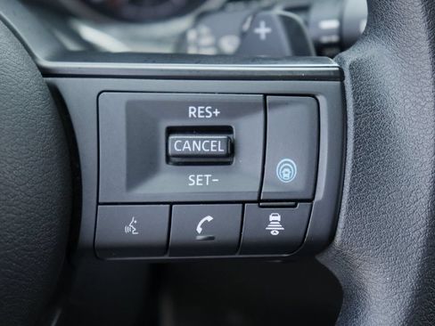 Used 2024 Nissan Rogue SV AWD/4WD image 8