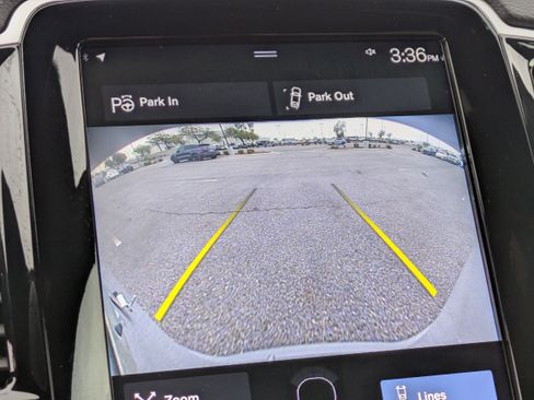 Used 2022 Volvo XC90 T8 R-Design w/ Advanced Package image 30