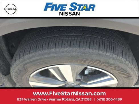 Used 2024 Nissan Rogue SL w/ SL Premium Package AWD/4WD image 7
