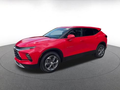 Used 2025 Chevrolet Blazer LT FWD image 7