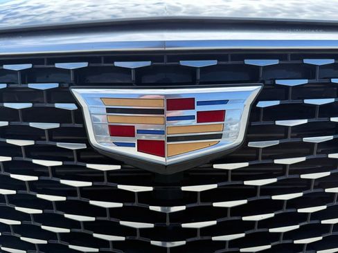 Certified 2024 Cadillac XT6 Premium Luxury w/ LPO, Floor Liner Package AWD/4WD image 18