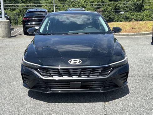 New 2026 Hyundai Elantra Limited FWD image 2