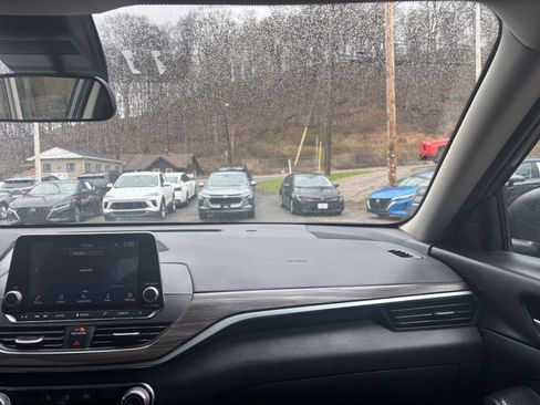 Used 2025 Nissan Altima 2.5 SV image 37