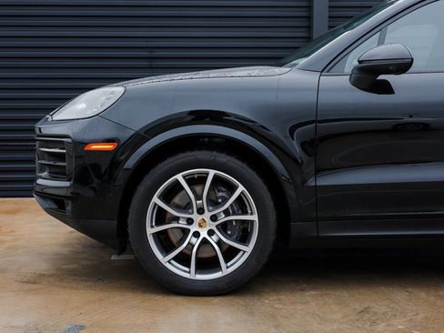 Certified 2024 Porsche Cayenne image 11