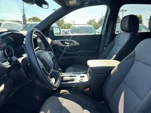 Certified 2023 Chevrolet Traverse LT FWD image 14