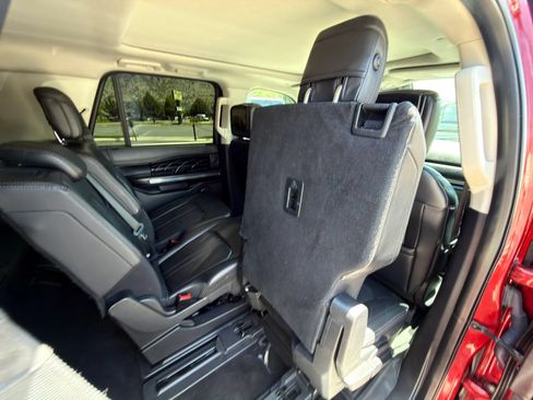 Used 2019 Ford Expedition Platinum AWD/4WD image 17