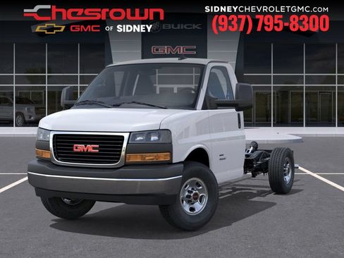New 2025 GMC Savana 3500 w/ Power Convenience Package RWD image 6