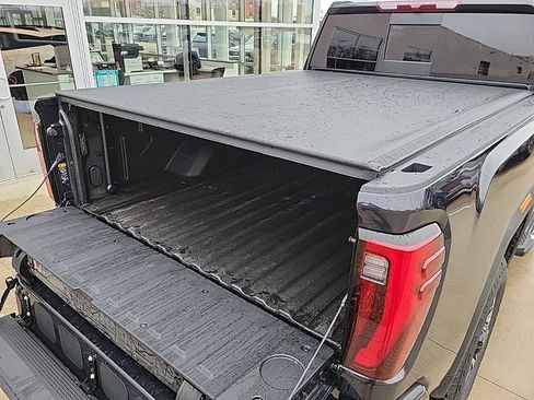 Used 2025 GMC Sierra 2500 Denali image 17