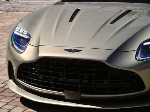 Used 2025 Aston Martin DB12 Coupe RWD image 27