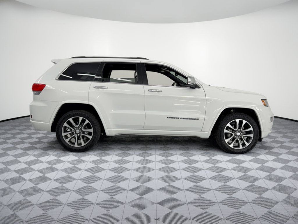 Used 2018 Jeep Grand Cherokee Overland w/ Trailer Tow Group IV RWD image 8