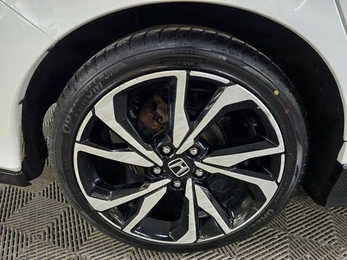 Used 2017 Honda Civic Sport image 13