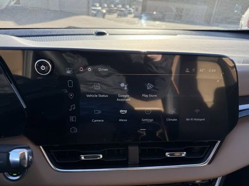 Used 2025 Chevrolet Equinox ACTIV w/ Safety and Technology Package image 22