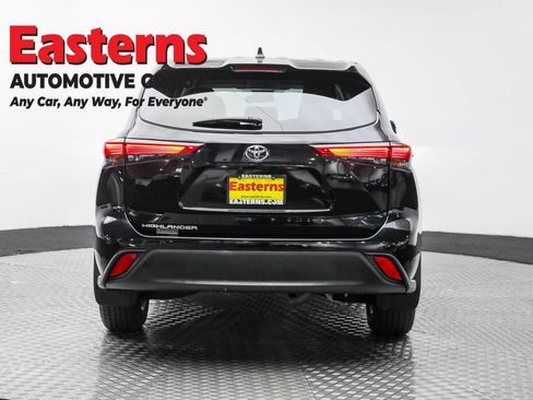 Used 2023 Toyota Highlander L image 6