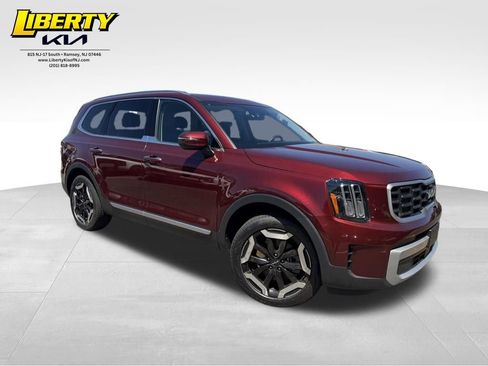 Used 2023 Kia Telluride S w/ S Sunroof Package AWD/4WD image 1