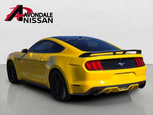 Used 2016 Ford Mustang Premium RWD image 4