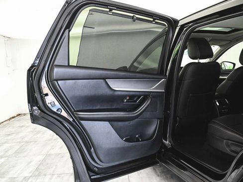 Used 2025 MAZDA CX-70 3.3 Turbo w/ Preferred Package AWD/4WD image 10