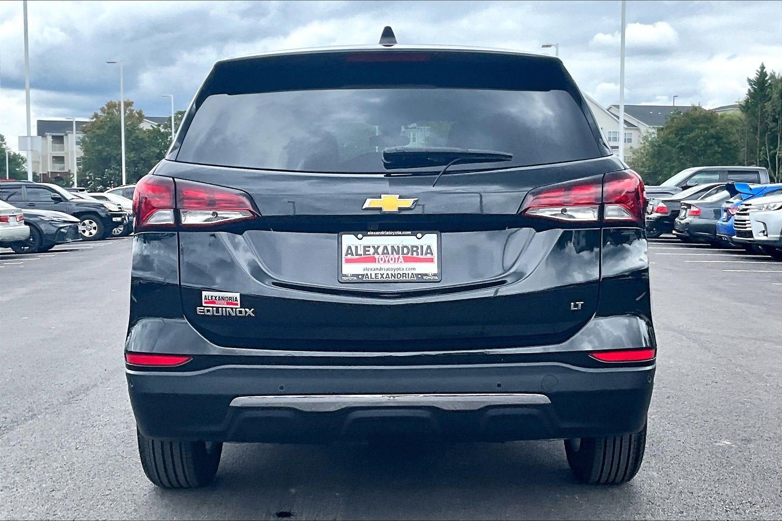 Used 2023 Chevrolet Equinox LT w/ Driver Convenience Package FWD image 4
