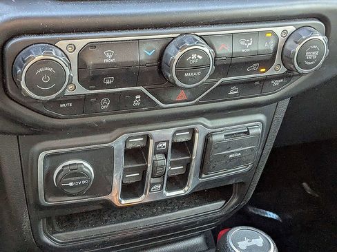 Used 2023 Jeep Wrangler Unlimited Sport AWD/4WD image 21