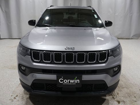 Used 2023 Jeep Compass Latitude image 6