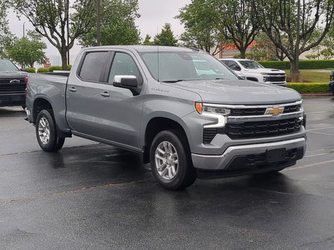 Used 2024 Chevrolet Silverado 1500 LT AWD/4WD image 2