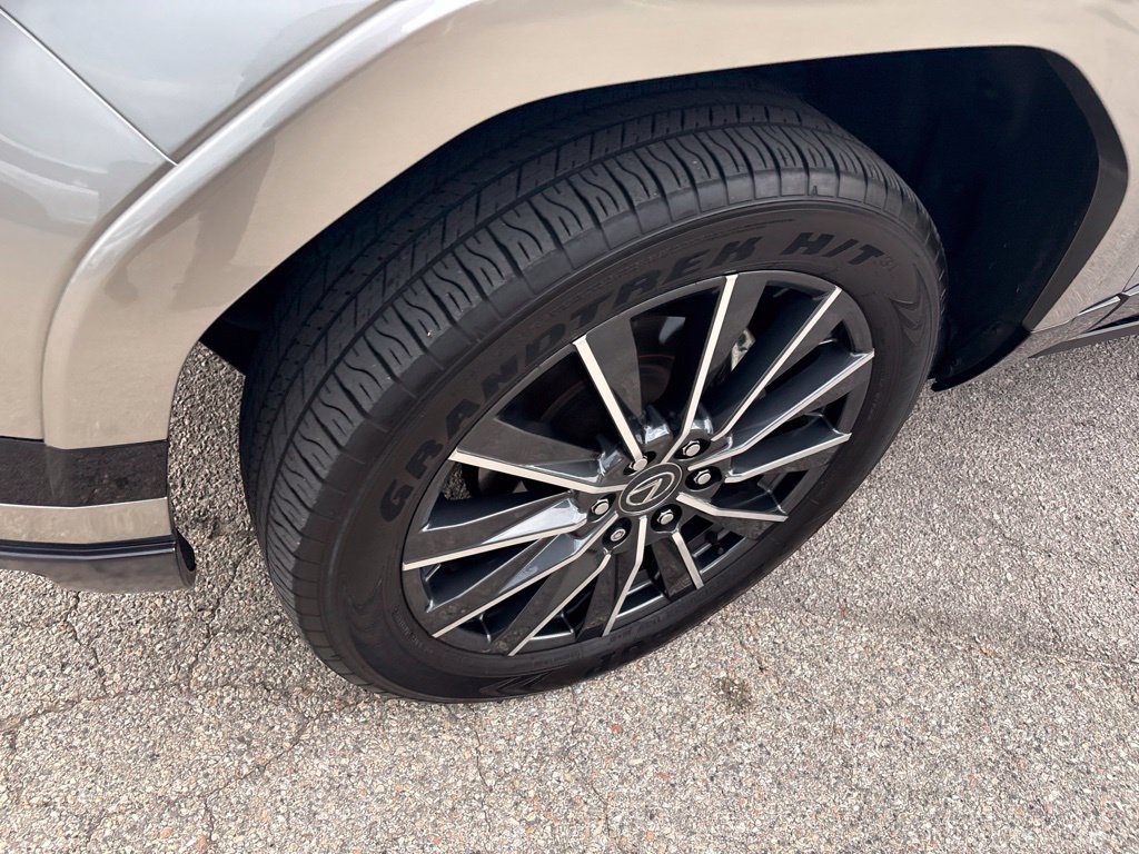Certified 2025 Lexus GX 550 w/ Accessory Package (2T) AWD/4WD image 9