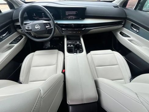Certified 2025 Nissan Murano SL w/ Cargo Package AWD/4WD image 12