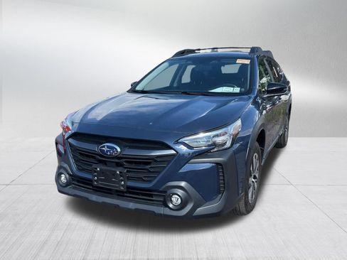 Used 2024 Subaru Outback Premium AWD/4WD image 2