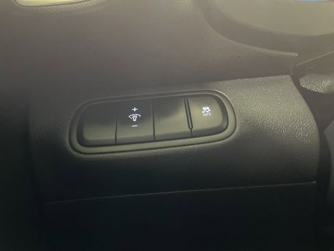 Used 2023 Hyundai Venue SEL image 22