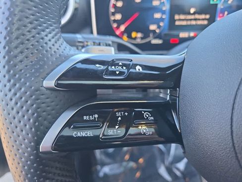 Used 2024 Mercedes-Benz GLC 300 4MATIC image 14