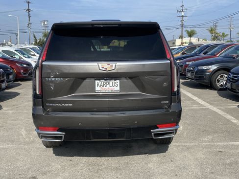 Used 2021 Cadillac Escalade Premium Luxury Platinum image 8