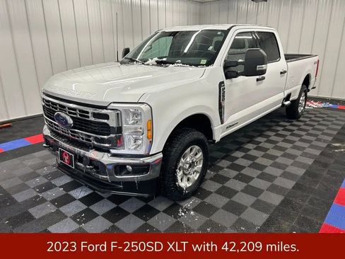 Used 2023 Ford F250 XLT image 3