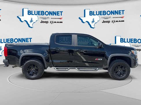 Used 2019 Chevrolet Colorado Z71 w/ Z71 Midnight Edition AWD/4WD image 4