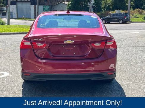 Used 2017 Chevrolet Malibu LT w/ Leather Package FWD image 6