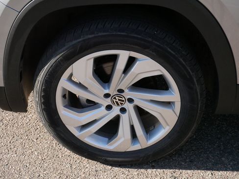 Used 2022 Volkswagen Atlas SE w/ Panoramic Sunroof Package AWD/4WD image 16