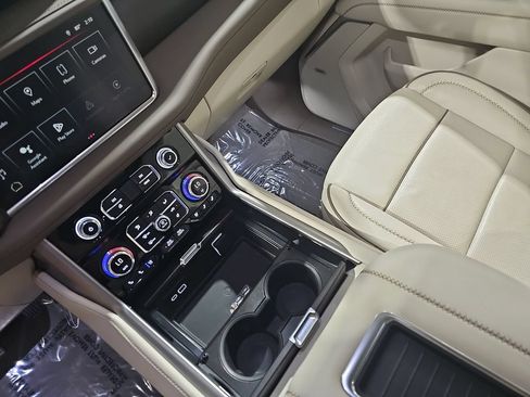 Certified 2024 GMC Yukon XL Denali w/ Advanced Technology Package AWD/4WD image 28