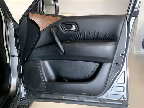 Used 2022 Nissan Armada SL w/ Captain's Chairs Package image 25