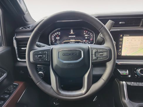 Used 2025 GMC Sierra 2500 Denali Ultimate image 15