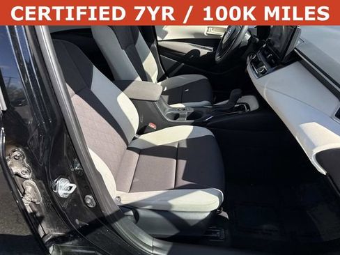 Used 2025 Toyota Corolla LE image 9