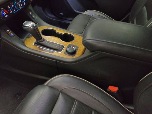 Used 2019 GMC Acadia Denali FWD image 26