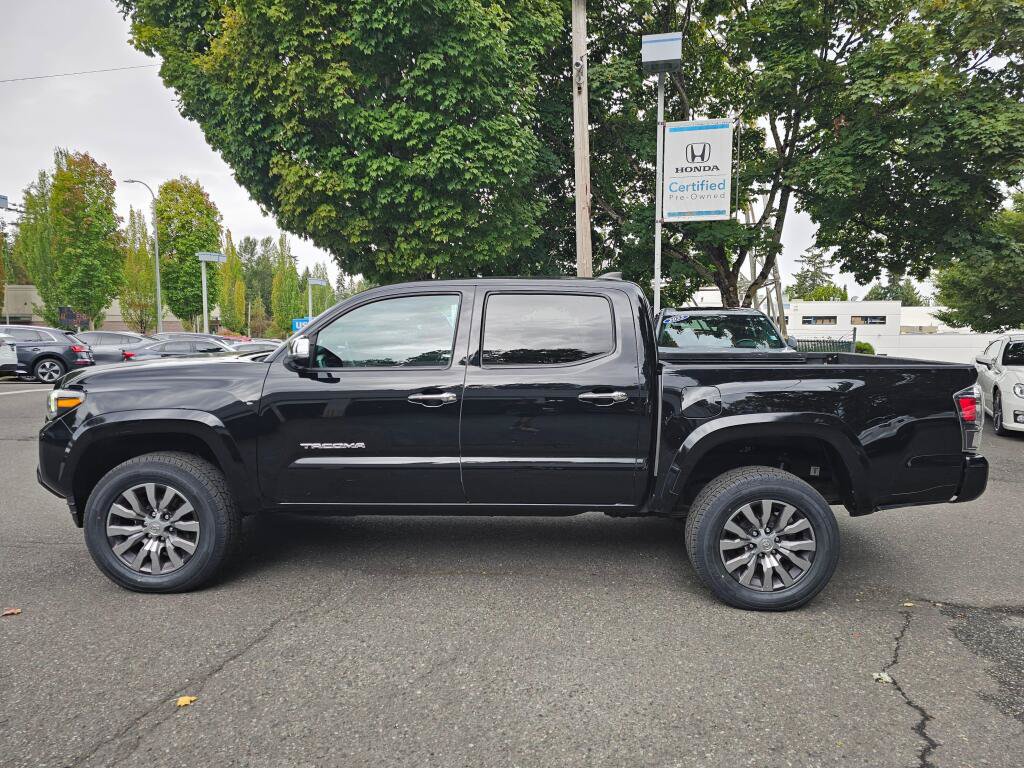 Used 2021 Toyota Tacoma Limited RWD image 4