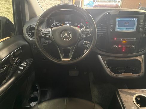 Used 2022 Mercedes-Benz Metris Passenger image 18
