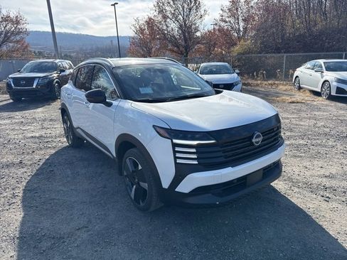 New 2026 Nissan Kicks SR w/ SR Premium Package image 3