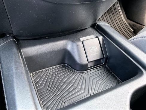 Used 2018 Honda CR-V Touring image 16