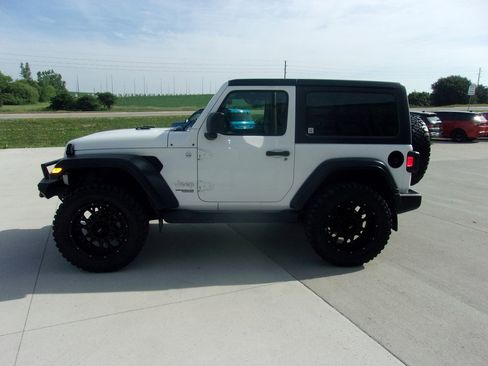 Used 2020 Jeep Wrangler Sport AWD/4WD image 6