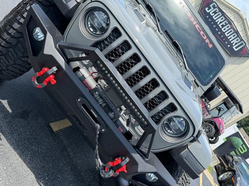 Used 2021 Jeep Gladiator Rubicon AWD/4WD image 9
