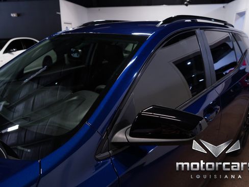 Used 2023 GMC Terrain SLE w/ Driver Convenience Package image 12