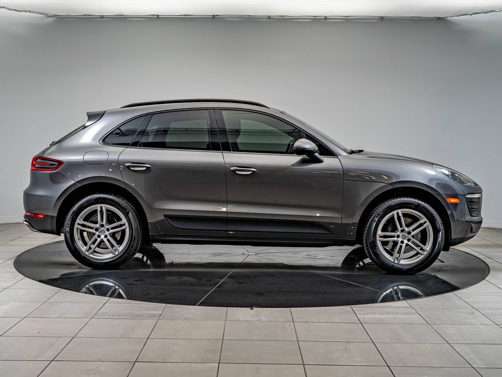 Used 2018 Porsche Macan AWD/4WD image 10