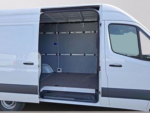 Used 2026 Mercedes-Benz Sprinter 2500 image 7